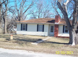 251 W College Ave, Virginia, IL 62691