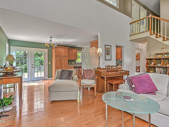 5th image of 1904 Birchwood Rd