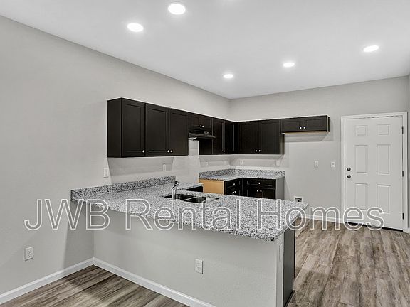 2nd image of 713 Pippin St