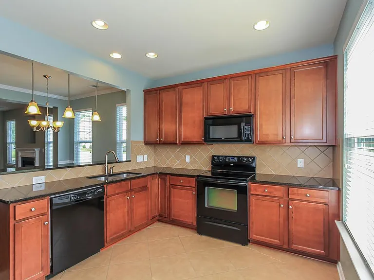 120 Misty Knoll Ln — Photo 11