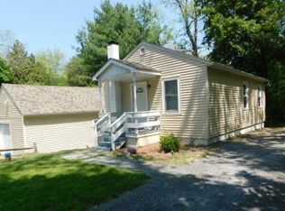 12 Rock Cut Ln, Pleasant Valley, NY 12569