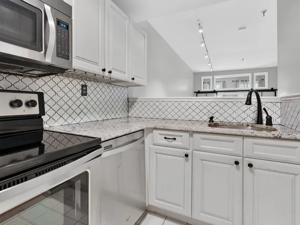 132 Jackson St, Hoboken, NJ