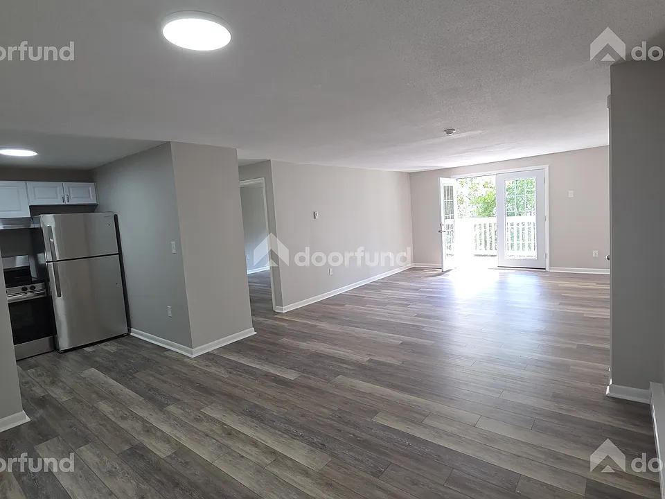 208 Columbus St #9
