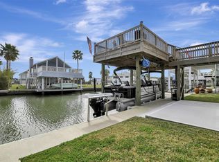 22205 Frio Dr, Galveston, TX 77554