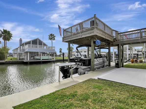 22205 Frio Dr, Galveston, TX 77554