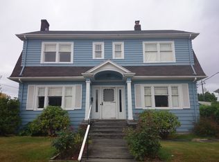 1327 44th Ave SW, Seattle, WA 98116