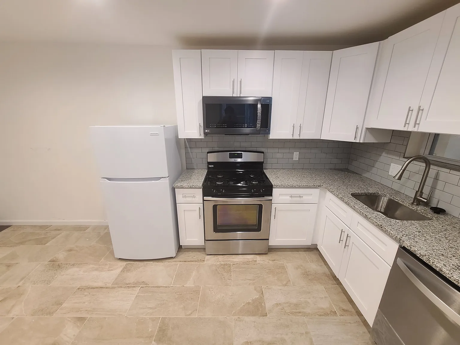 2 bed, 1200 sqft, $1,390 — Photo 4