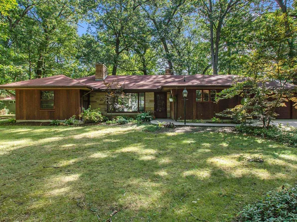 52900 Timberland Dr, Granger, IN 46530