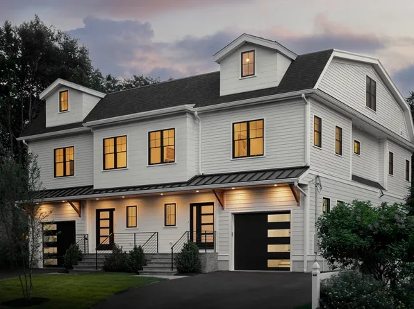 110-1 Thurston Rd, Newton Upper Falls, MA 02464