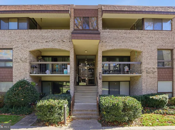 427 Christopher Ave APT T2, Gaithersburg, MD 20879