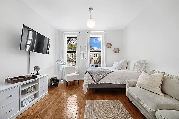 Rented by Compass | media 4