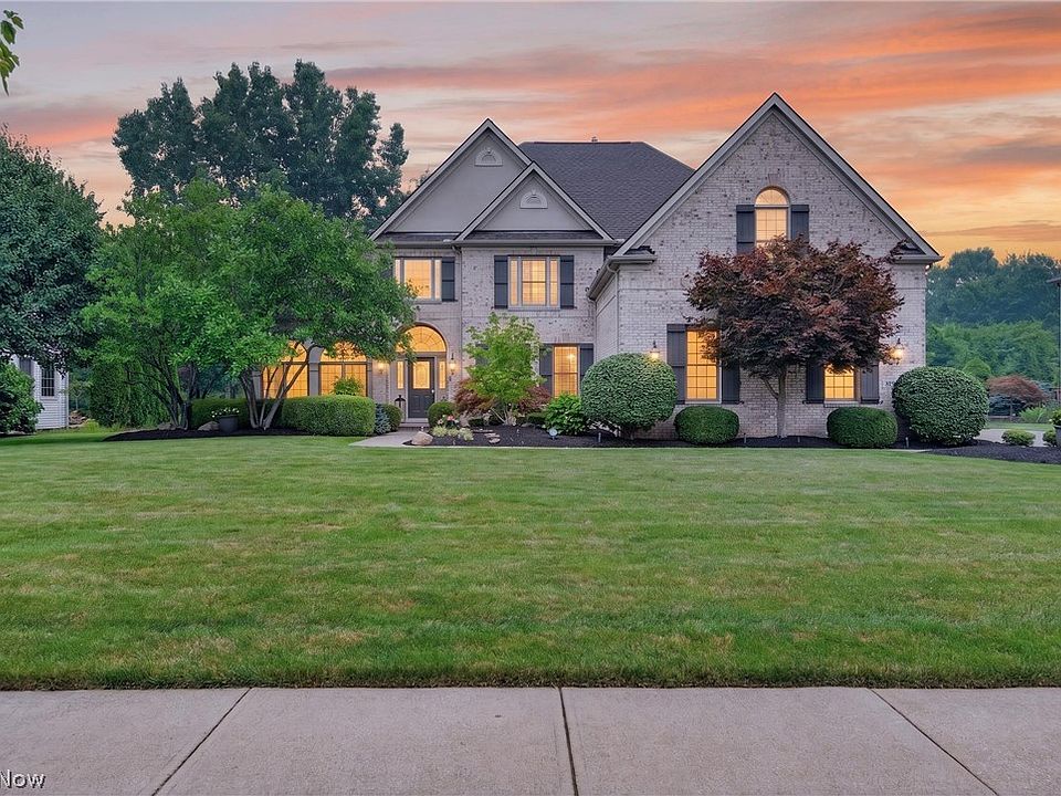1st image of 28948 Weybridge Dr