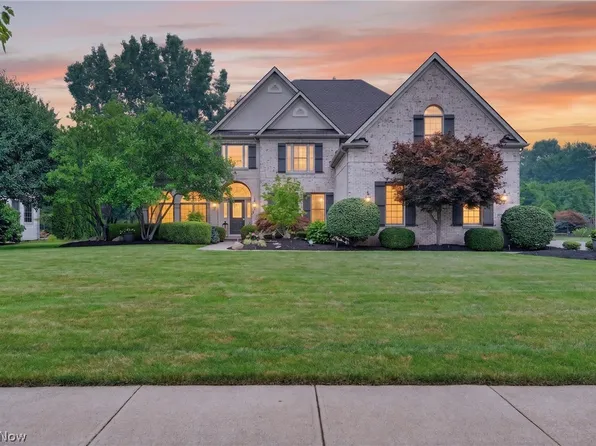 28948 Weybridge Dr, Westlake, OH 44145