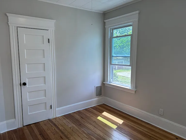25 Church St — Photo 2
