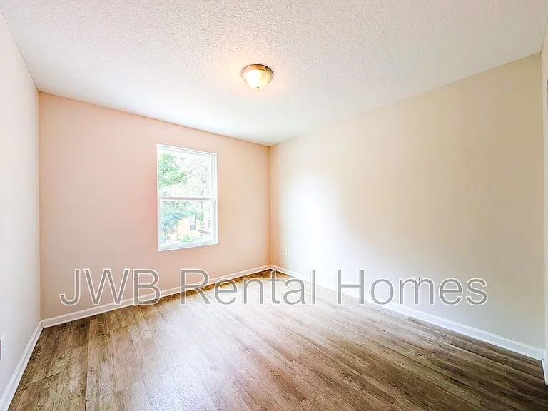 8818 Cocoa Ave — Photo 7