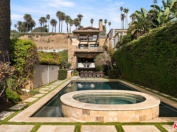 2nd image of 964 Palisades Beach Rd