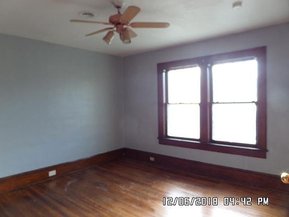 4th image of 1614 8th St SE