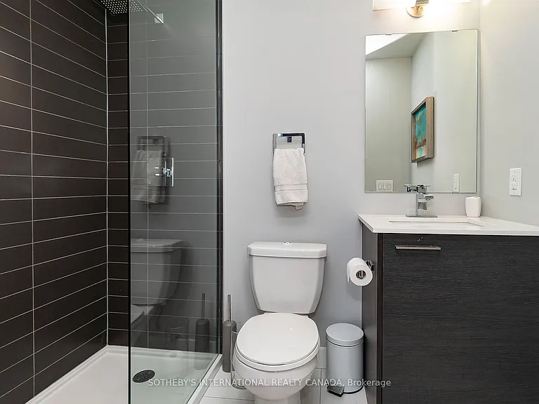 2 Gladstone Ave #706 — Photo 13