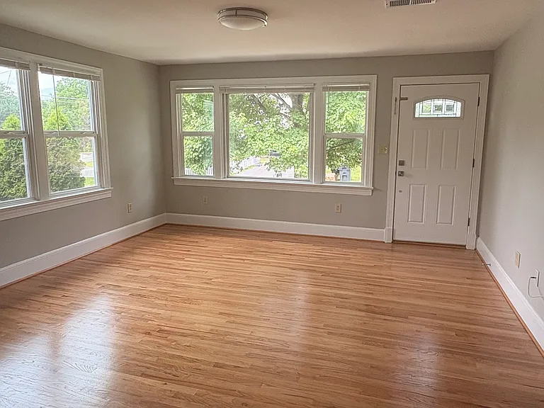 14651 Pratt St — Photo 13