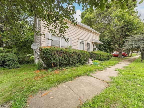 2nd image of 1223 Delos St