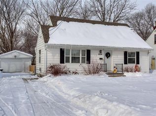 2204 50th St, Des Moines, IA 50310