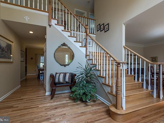 4th image of 1502 Von Steuben Dr