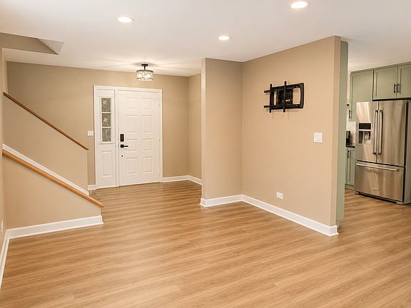 4th image of 1037 Ridgewood Dr