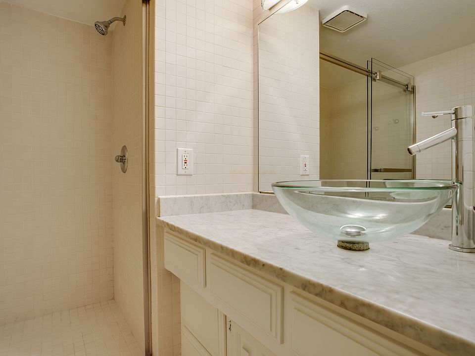 1st image of 4414 Buena Vista St APT 8