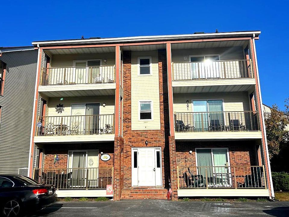 1st image of 14201 Tunnel Ave Unit 16