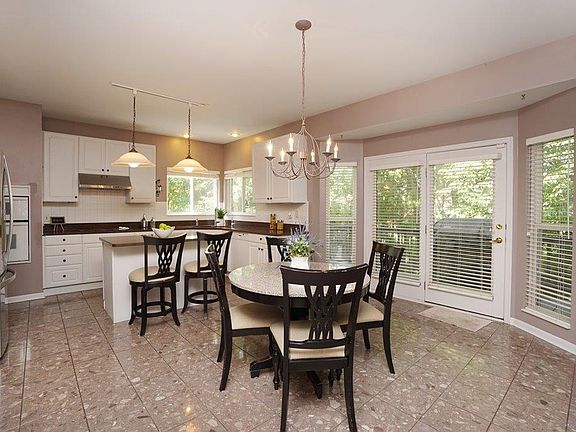 5th image of 6164 Holly Hill Ln