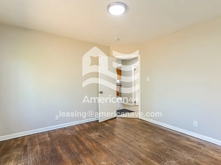 1599930_013_bedroom_14400099.jpg