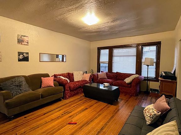 5th image of 723 W Aspen Ave Unit B
