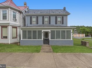 262 N Washington St, Berkeley Springs, WV 25411