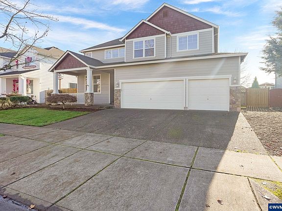 2nd image of 1676 Marten Ave SW