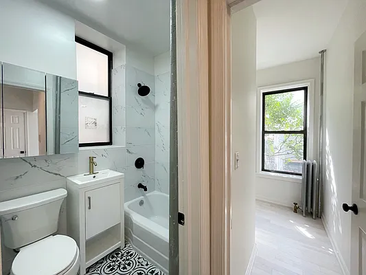 Rented by Pear NYC LLC | media 22