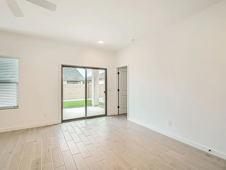 7548 W Park — Photo 11