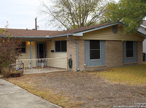 3rd image of 7115 Woodgate Dr