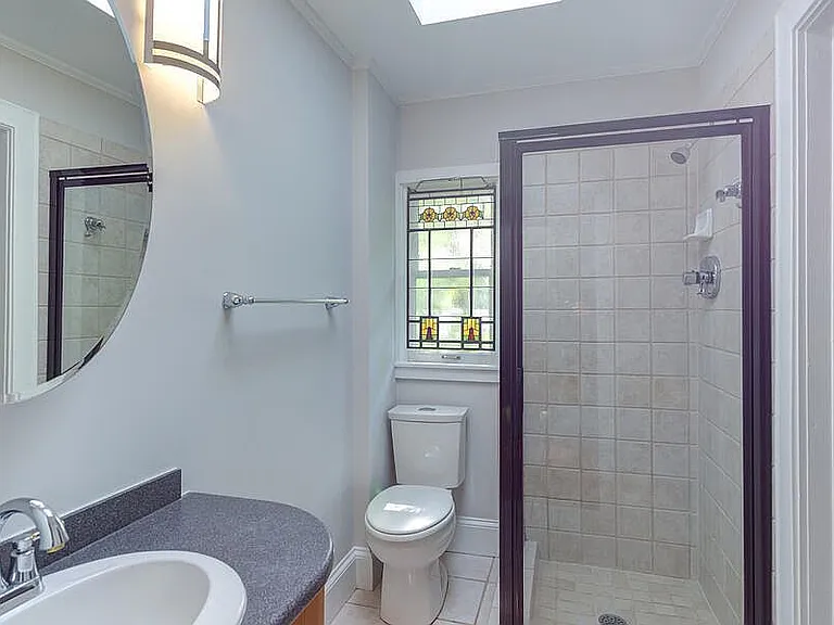 2nd Floor Bathroom