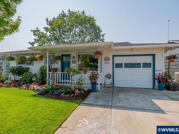 1424 Rainier Rd, Woodburn, OR 97071