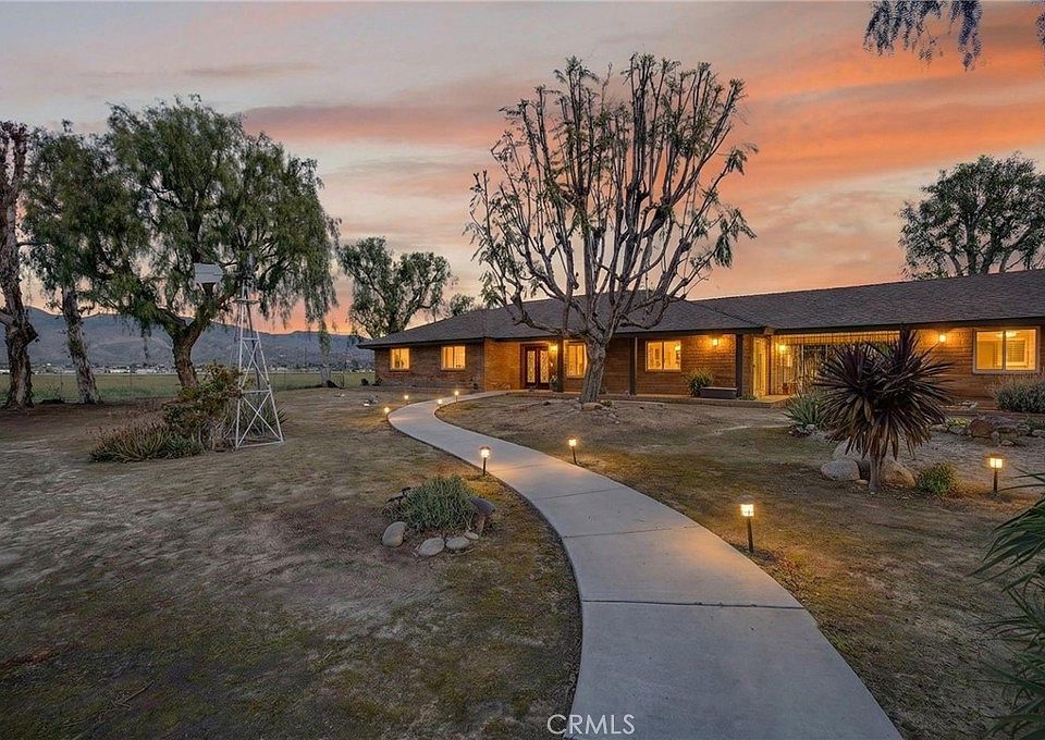 1st image of 772 Smith Rd