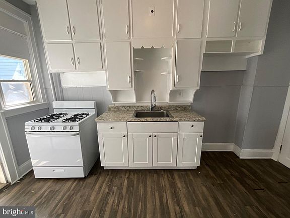 5th image of 3809 Boarman Ave