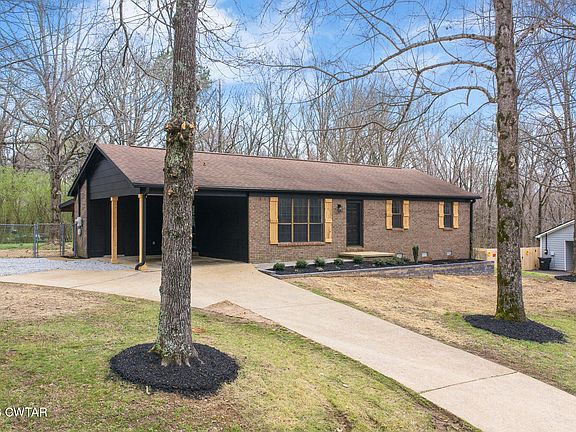 3rd image of 605 Parkburg Rd