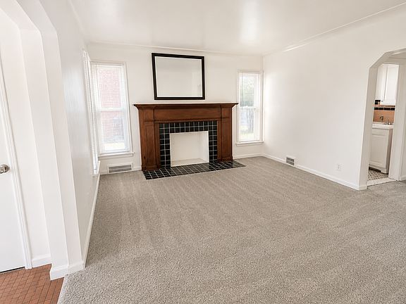 3rd image of 18672 Waltham St