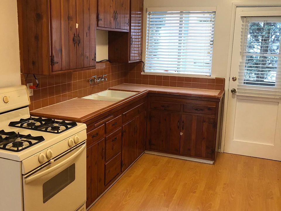 1st image of 3222 Honolulu Ave APT B