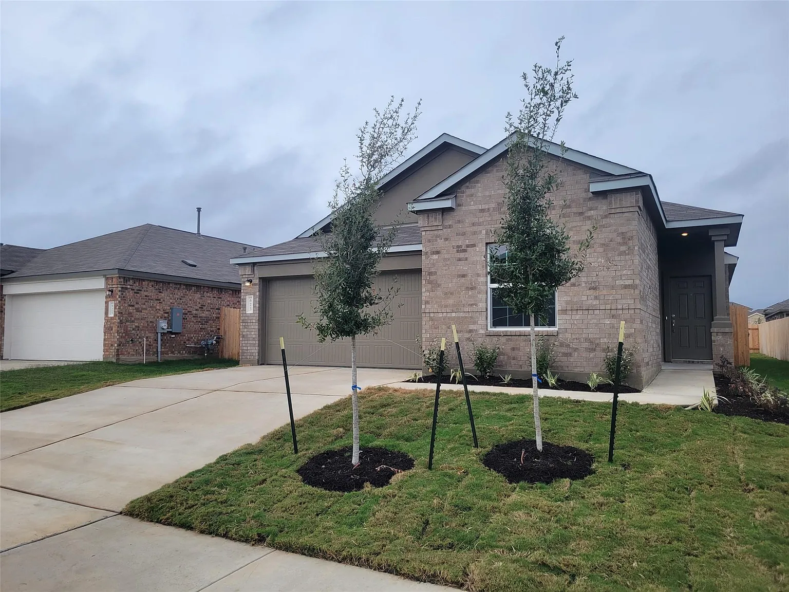 4 bed, 2.0 bath, 1815 sqft, $2,195 — Photo 3