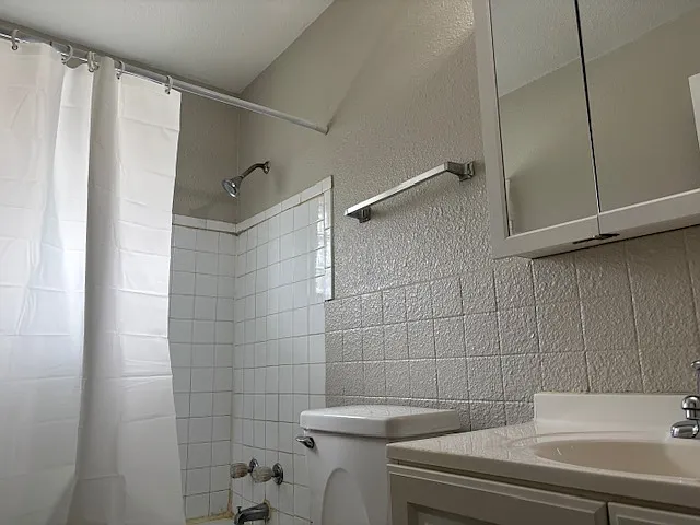 2 bed, 1000 sqft, $1,400 — Photo 2