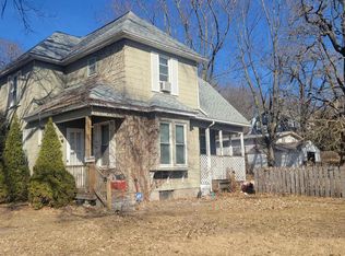 1407 Jersey Ridge Rd, Davenport, IA 52803