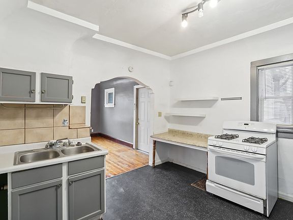 5th image of 1653-55 N Arlington Pl