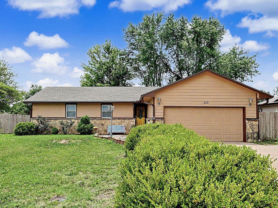1st image of 533 E Parkwood Dr