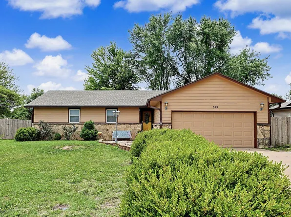 533 E Parkwood Dr, Rose Hill, KS 67133